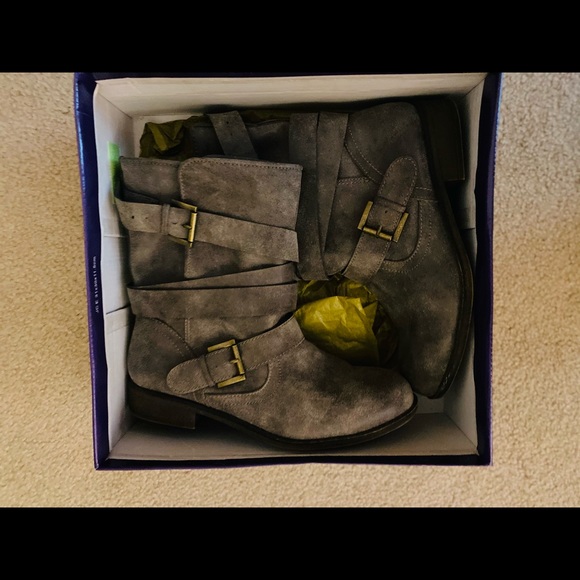 Boots - Picture 3 of 6